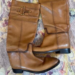 Gucci Tan Leather Heeled Boots with Gold Accent